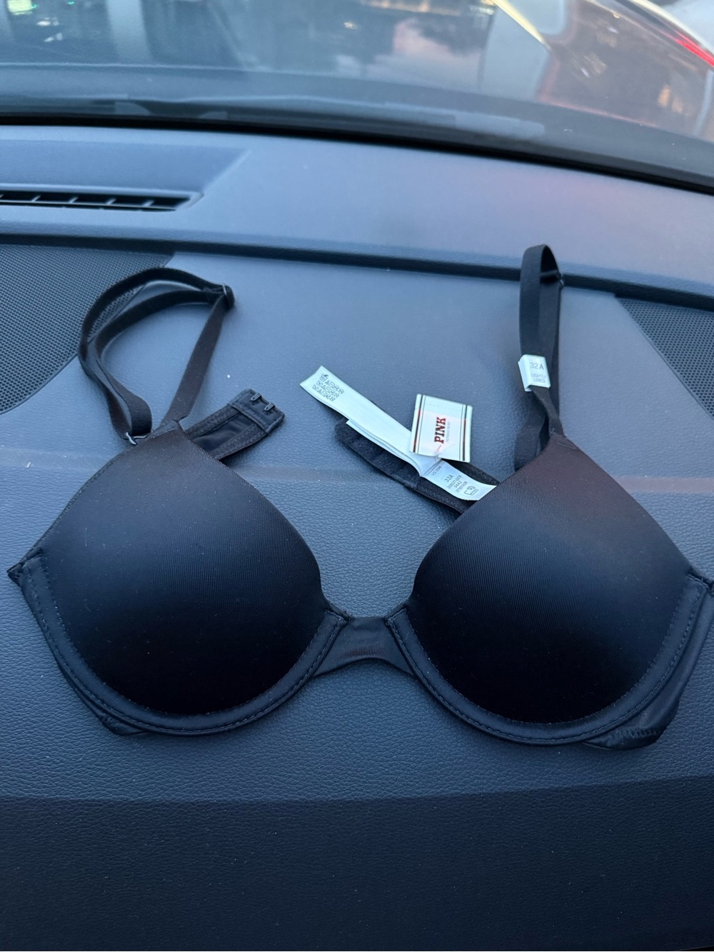 VS Pink wear everywhere lightly lined bra 32a